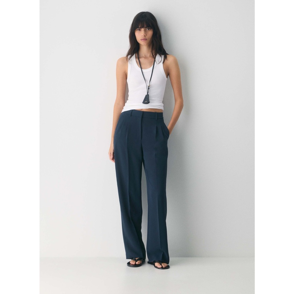Aritzia | The Effortless Pant™ - Crepette™ in Dark Navy ~ US 10